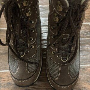 L.L. Bean Size 7 Medium